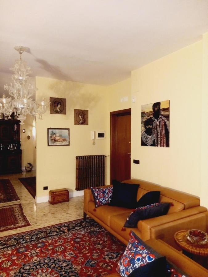 Confortevole Барі Екстер'єр фото